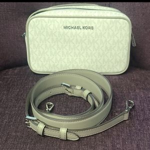 Michael Kors Connie